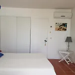 Appartement rez-de-chaussée de villa à 1 minute de la plage