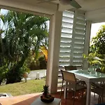 Appartement Rez-De-Chaussee De Villa A 1 Minute De La Plage